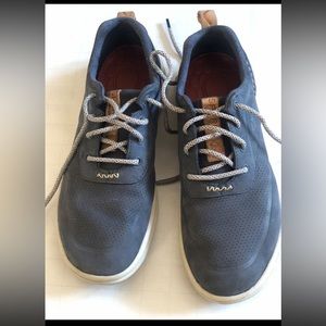Light weight mens Sperry sneakers